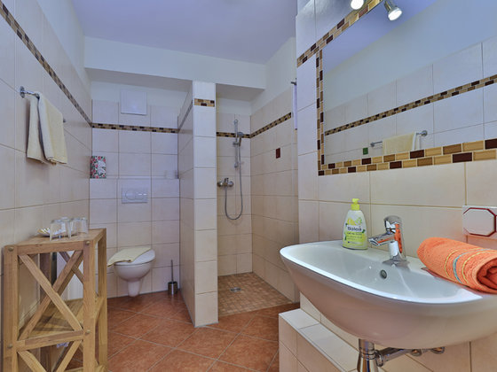 Bathroom in the Zerza bed and breakfast