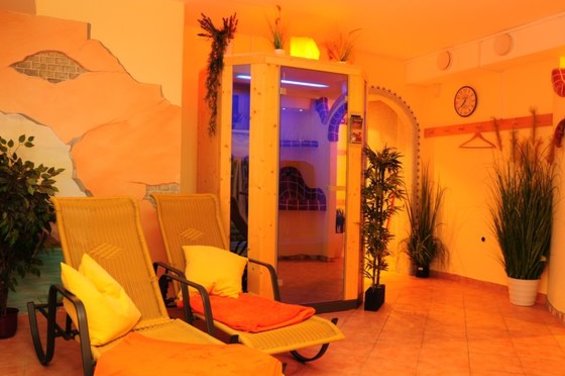 Sun loungers in the wellness area at the 3* Hotel Garni Zerza