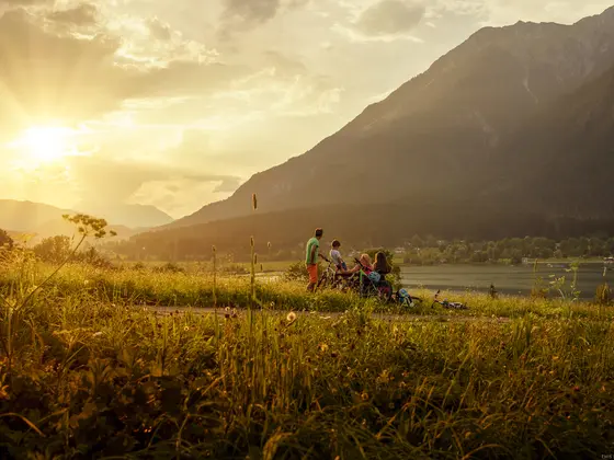 Pleasure cycling with the whole family at Lake Pressegger See, Copyright nassfeld.at Tinefoto Martin Steinthaler