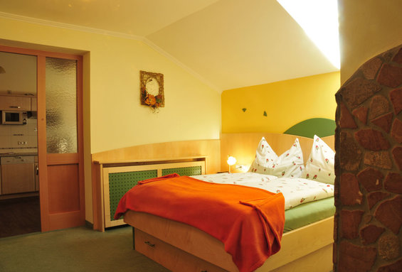 to the room prices at the Hotel Garni Zerza at Nassfeld