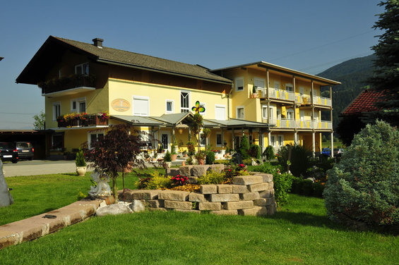 Garden of the Hotel Garni Zerza at Nassfeld in Carinthia