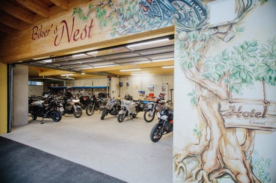 Motorcycle garage at Hotel Garni Zerza