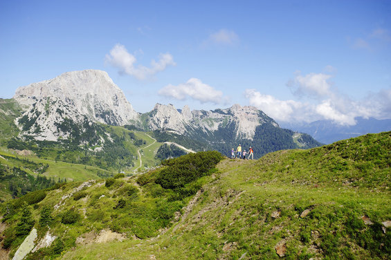 Impressive mountain panoramas around the Hotel Garni Zerza