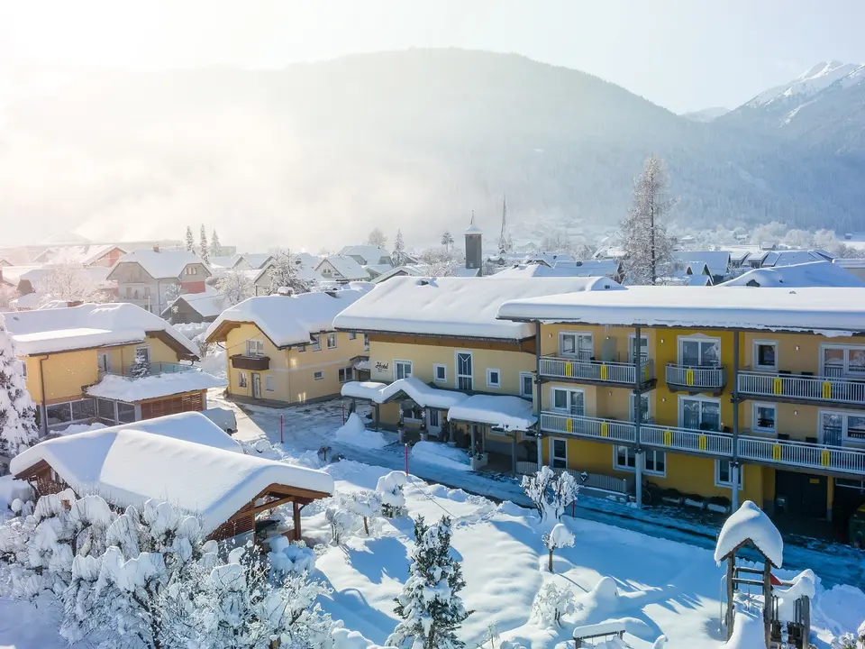 Hotel Garni Zerza in winter.