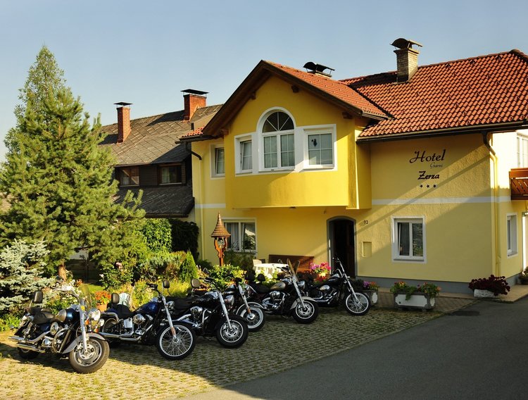 Hotel Garni Zerza at Nassfeld in Carinthia