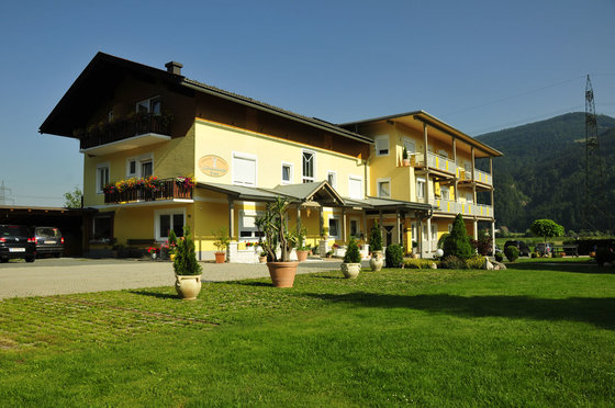 Hotel Garni Zerza at Nassfeld