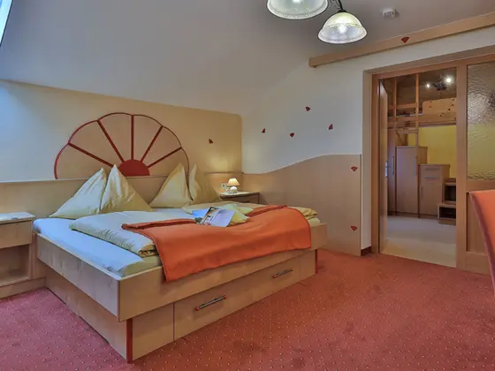 Family room at the Hotel Garni Zerza. Family room at the Hotel Garni Zerza.