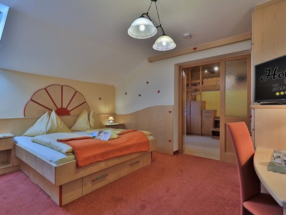 Family room at the Hotel Garni Zerza.