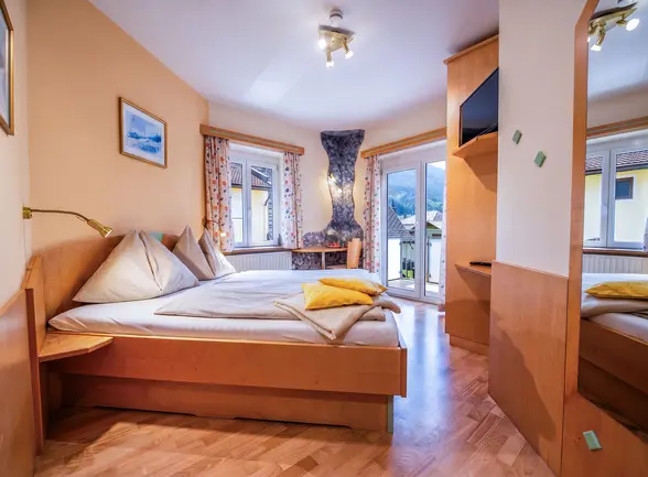 Rooms at Hotel Garni Zerza.
