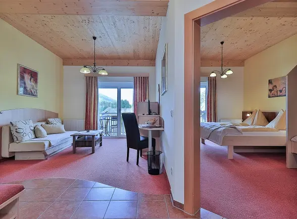 Layout of the Superior Triple Room.