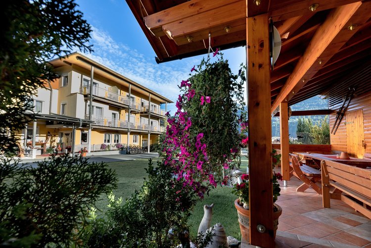 Flowers in front of Hotel Garni Zerza in Carinthia