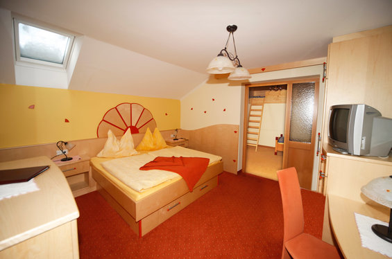 Cozy double room at Hotel Garni Zerza