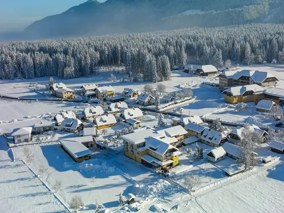 Hotel Garni Zerza, viewed from above at Nassfeld A bird's-eye view of Hotel Garni Zerza in Nassfeld.