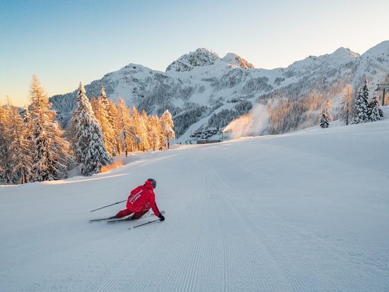 Skiers at the Nassfeld ski resort (c) Peter Maier - nassfeld.at.