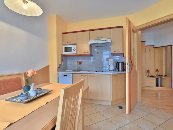 Dining area in Apartment 2 at Hotel Garni Zerza.