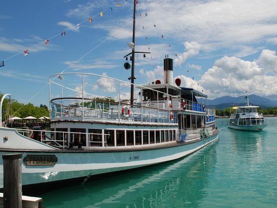 Boat trip on Lake Wörthersee not far from the Zerza bed and breakfast.
