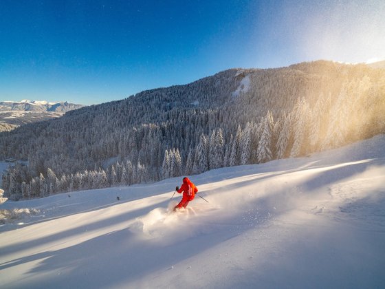 Skiers at the Nassfeld ski resort (c) Peter Maier - nassfeld.at.