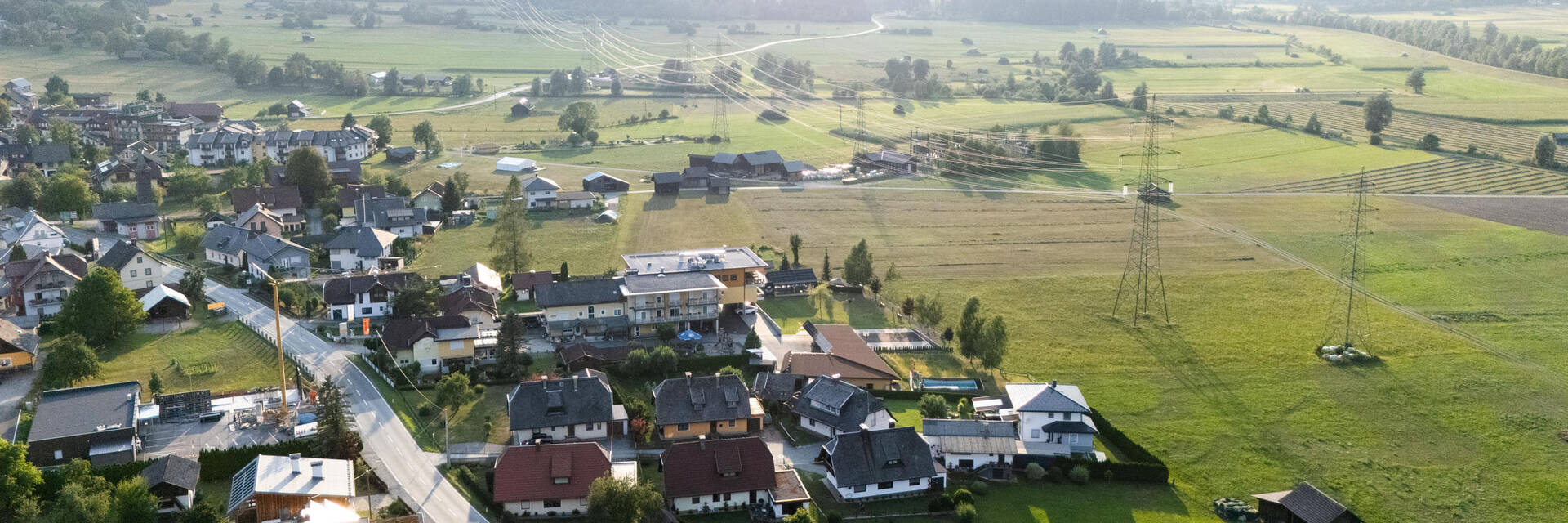Aerial view of the Hotel Garni Zerza in Tröpolach.