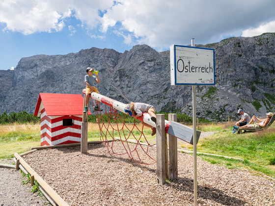 Sign for Austria while hiking in Carinthia (c) TineFoto - nassfeld.at.