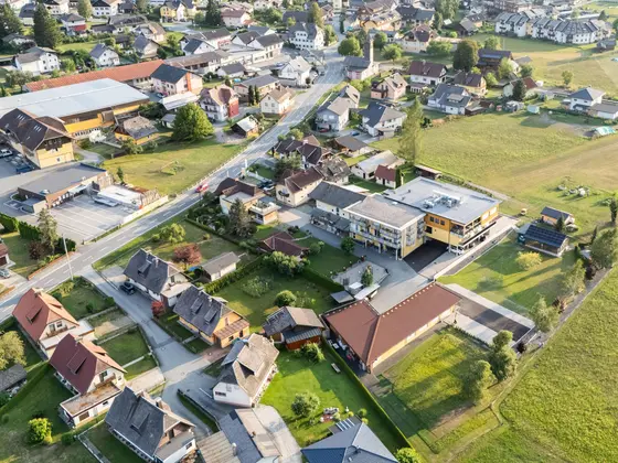 Aerial view of the Hotel Garni Zerza in Tröpolach.